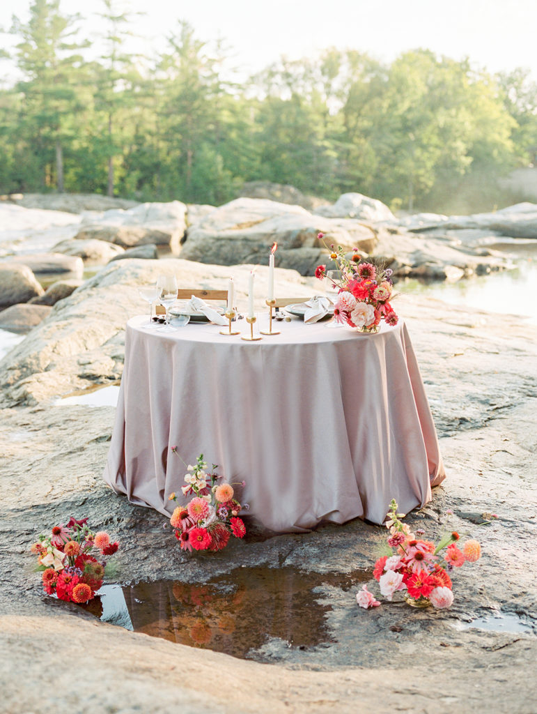 adirondack wedding photos uptstate ny elopement sweetheart table