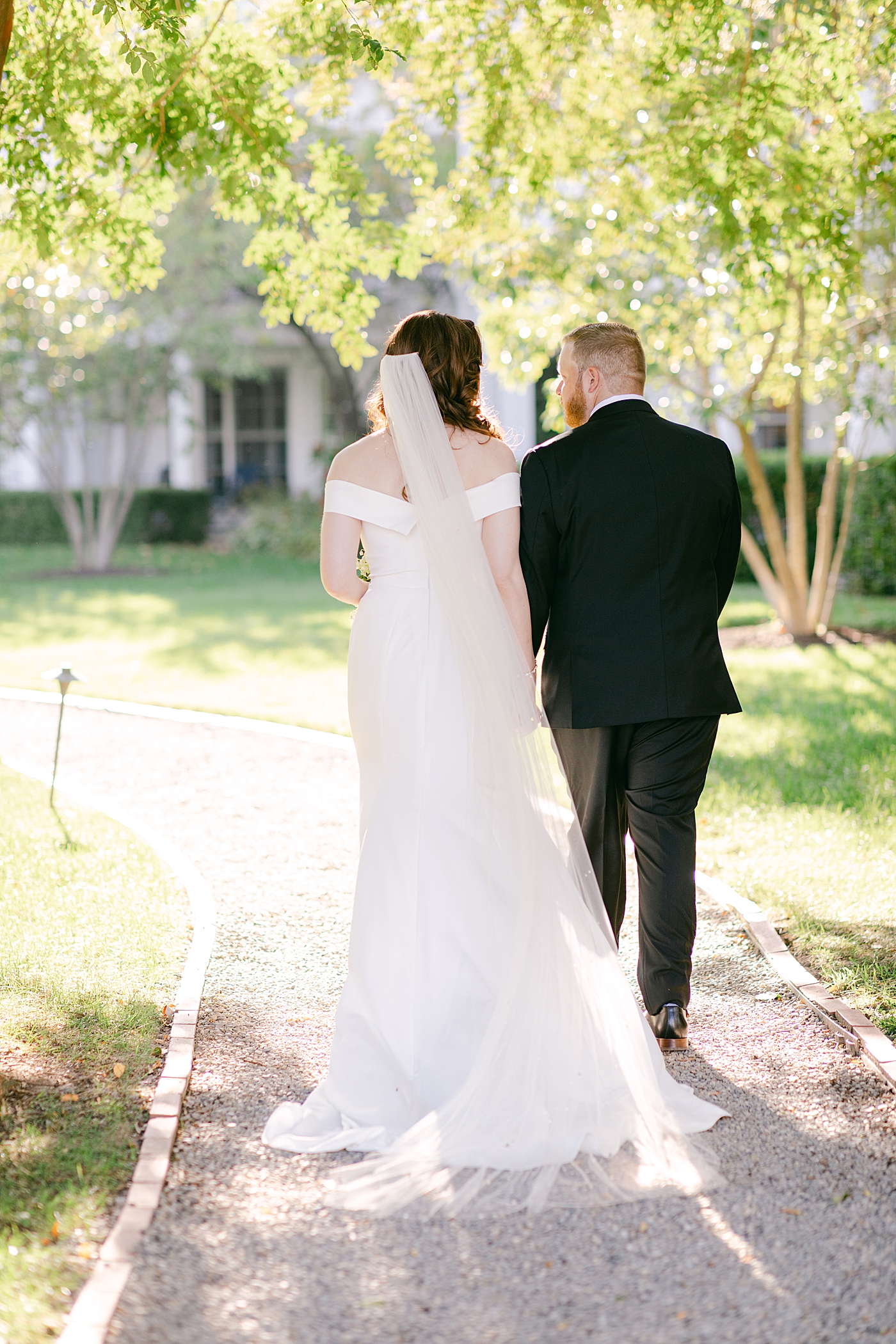 Bride and groom after their Inn at perry cabin wedding | Photo by Hope Helmuth Photography