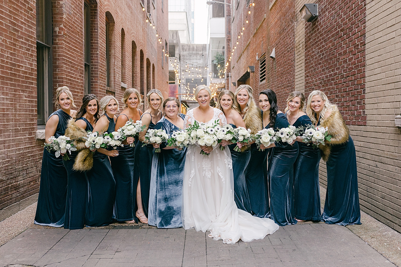 Bridal party photos at Printers Alley | Photo by Hope Helmuth Photography