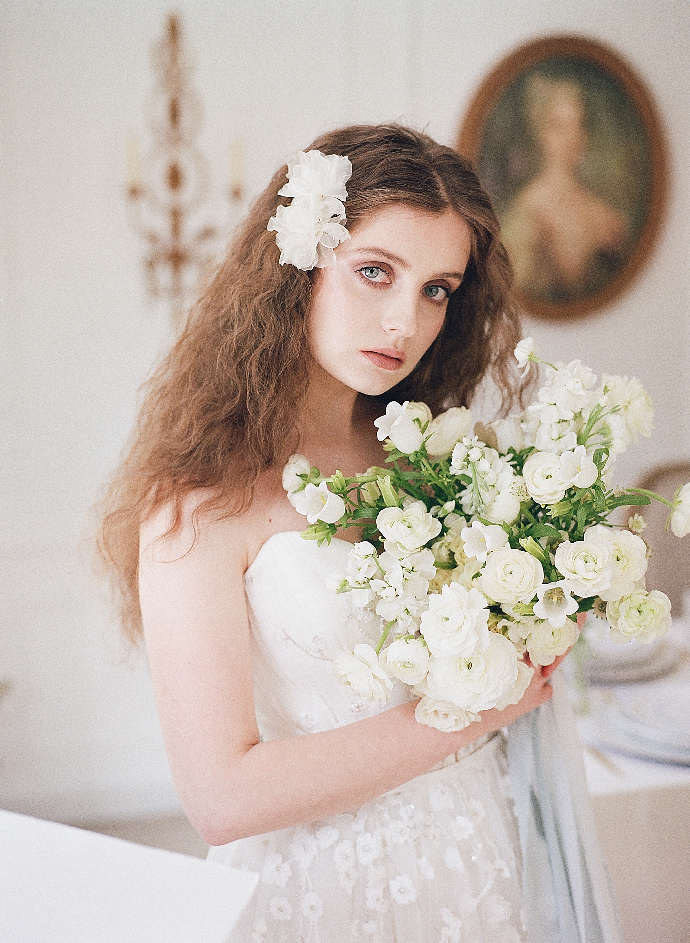 Bride holding a bouquet during Old World Romance Editorial | Photo by Hope Helmuth Photograpghy