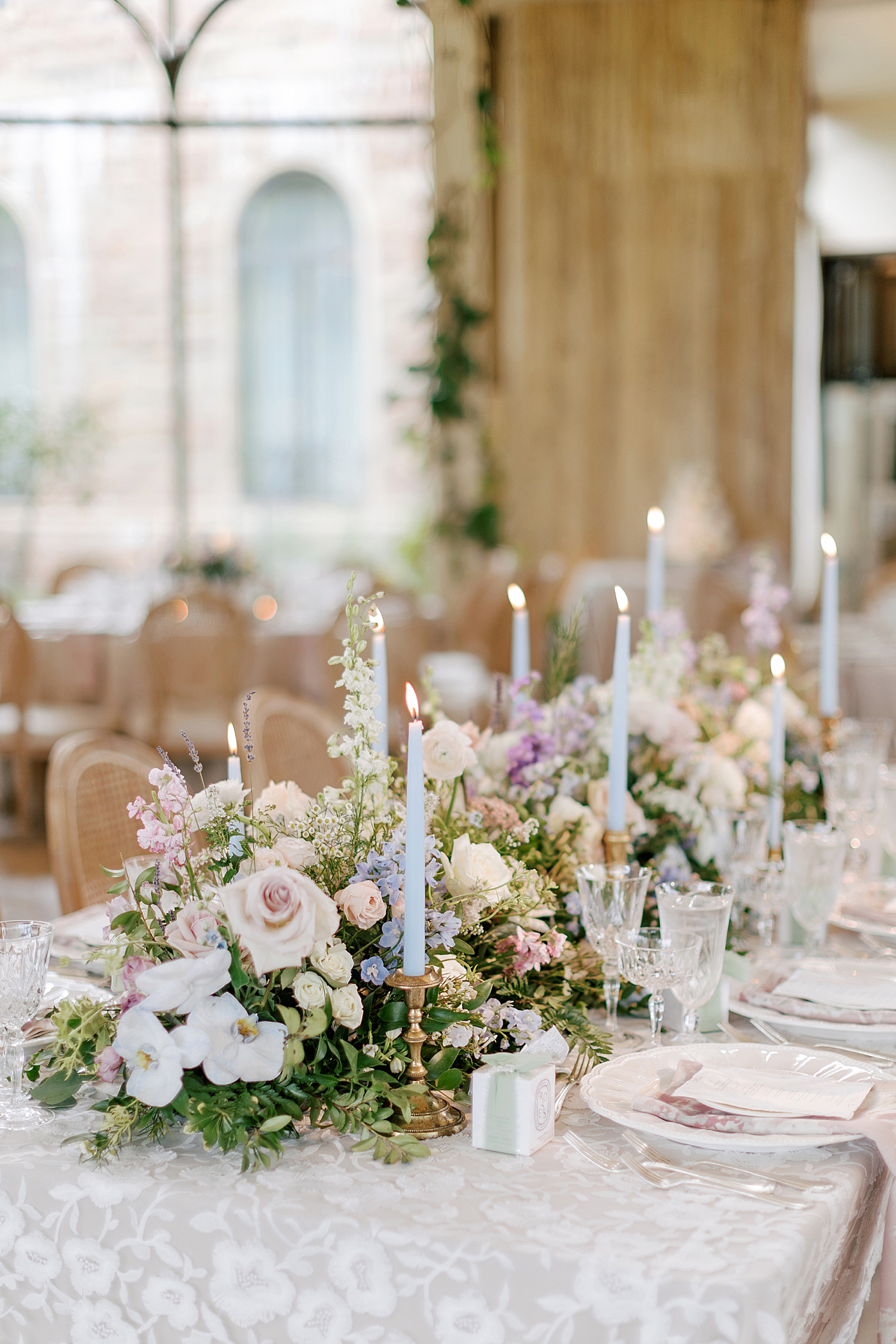 Wedding reception details | Image by Hope Helmuth Photography