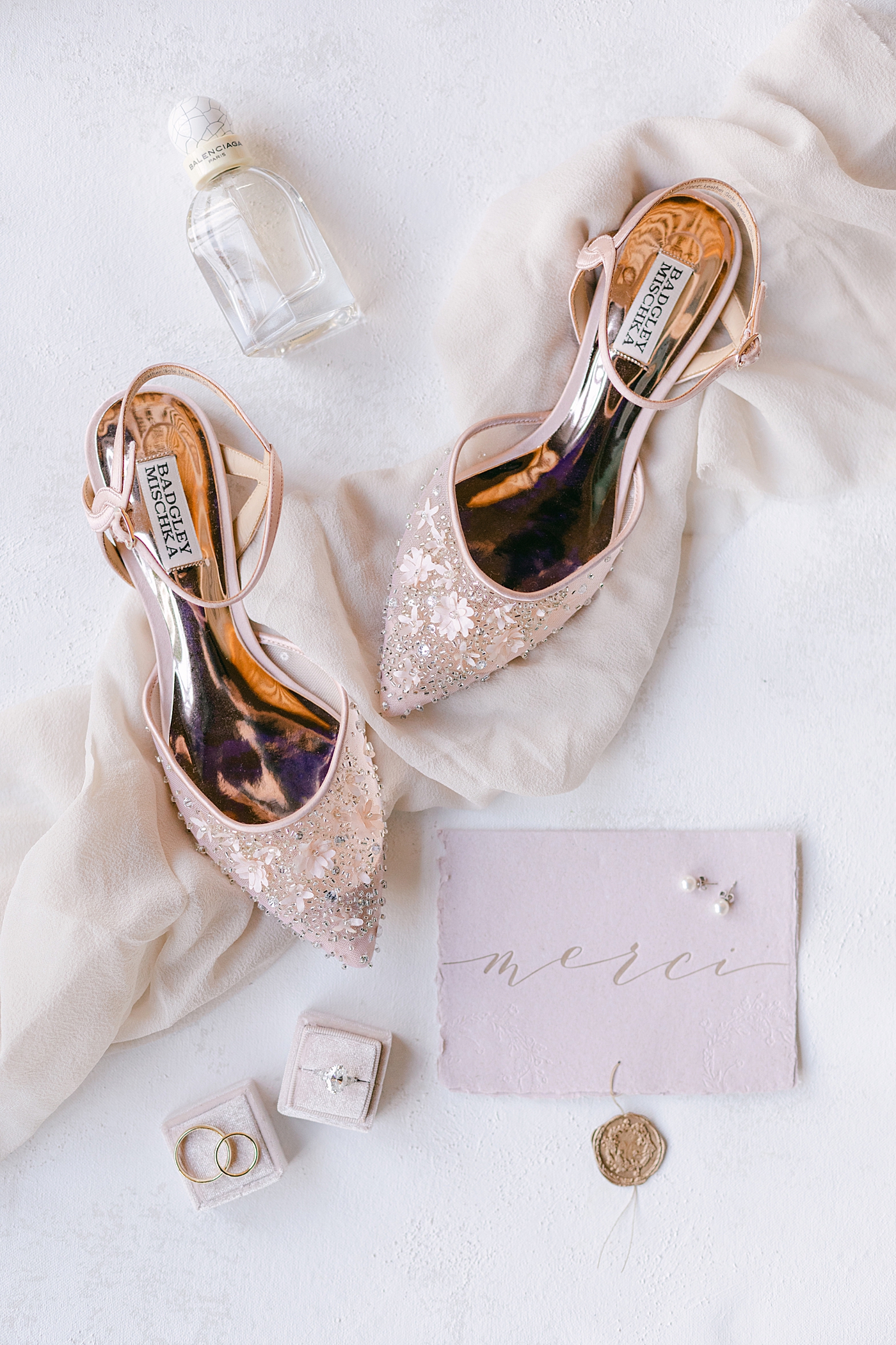 Bridal details and shoes during Lake Placid Lodge Wedding | Image by Hope Helmuth Photography