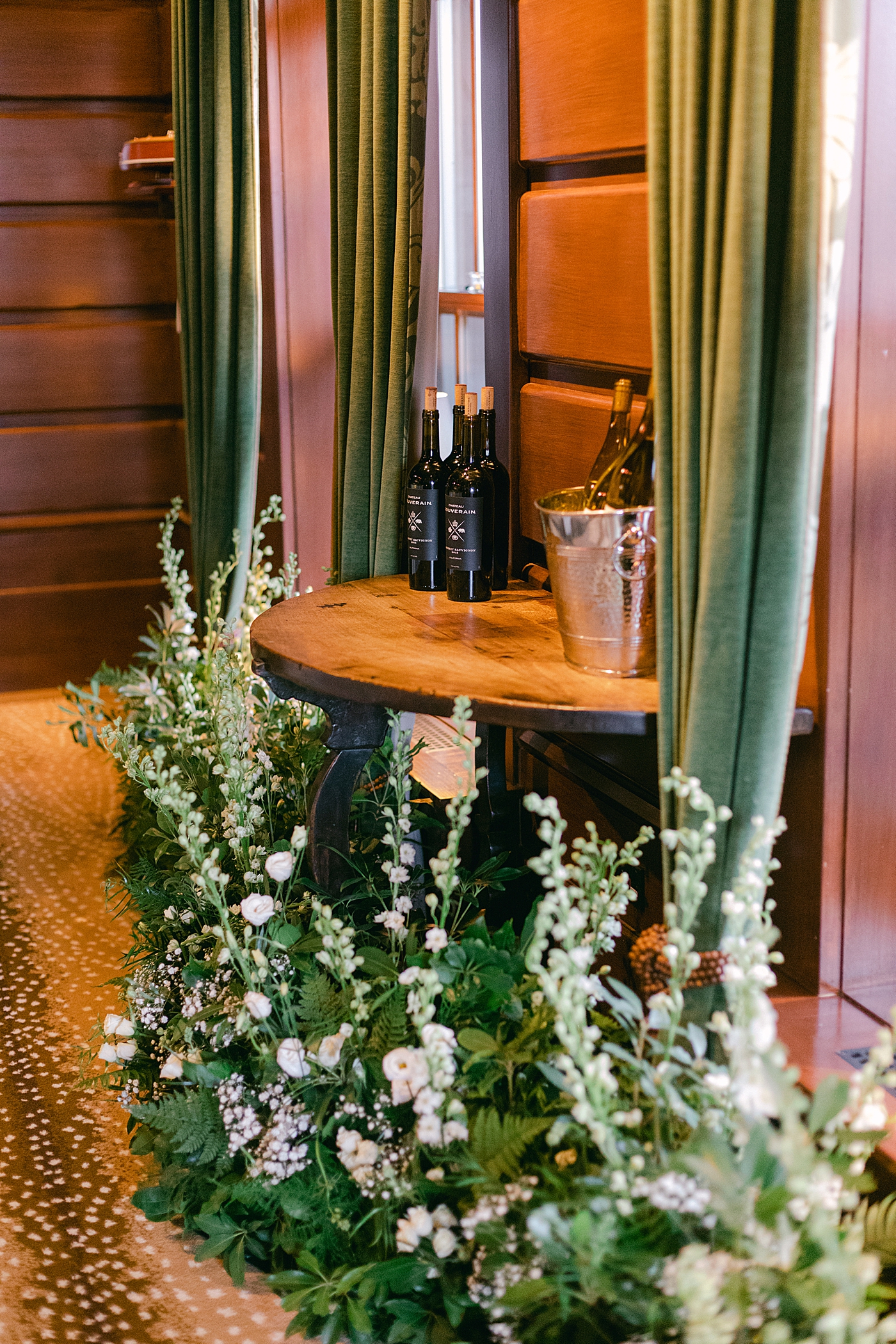 Wedding bar during Lake Placid Lodge Wedding | Image by Hope Helmuth Photography
