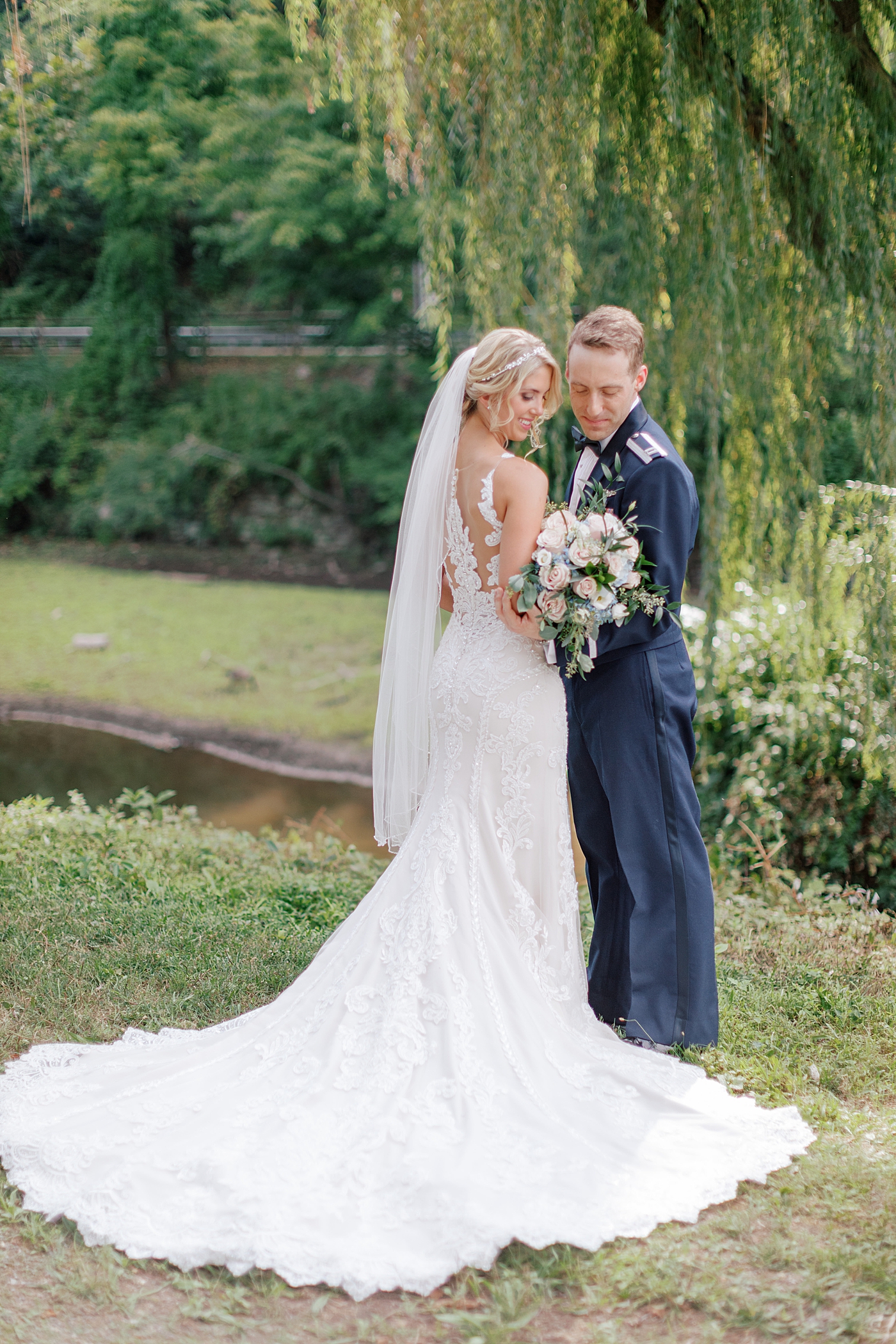 Bride and groom portraits after River House Odette's Wedding | Image by Hope Helmuth Photography