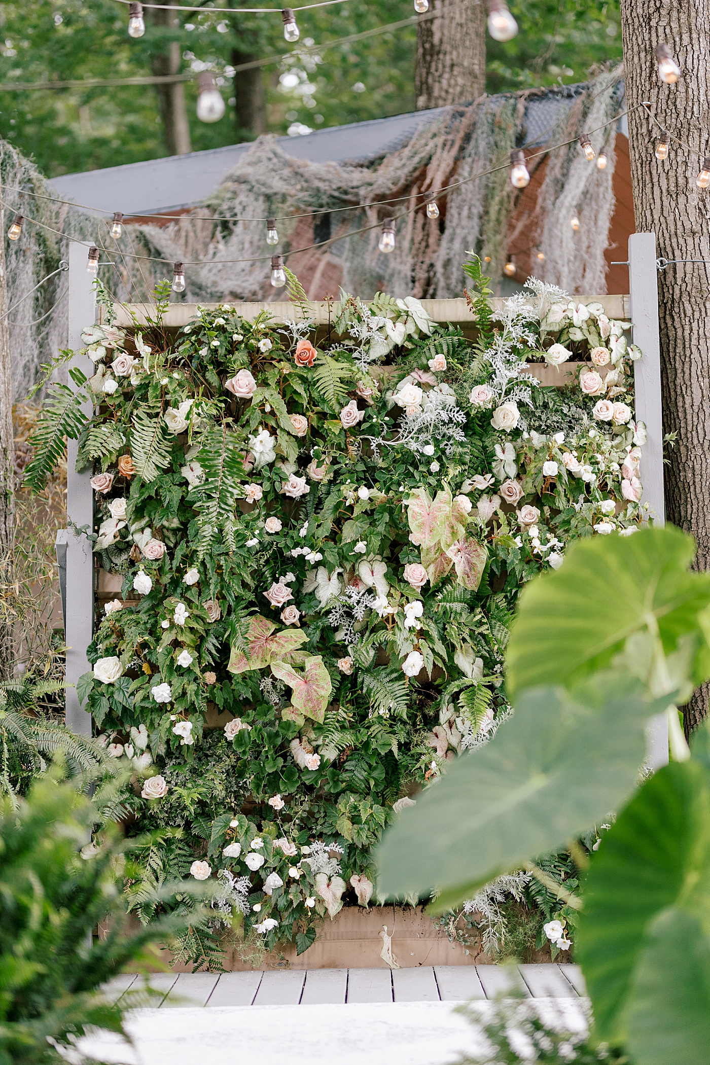 Detail of ceremony location during Promise Ridge Wedding | Image by Hope Helmuth Photography 