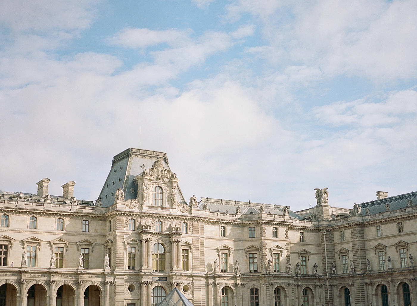 Location image of the Louvre during Paris Elopement | Image by Hope Helmuth Photography