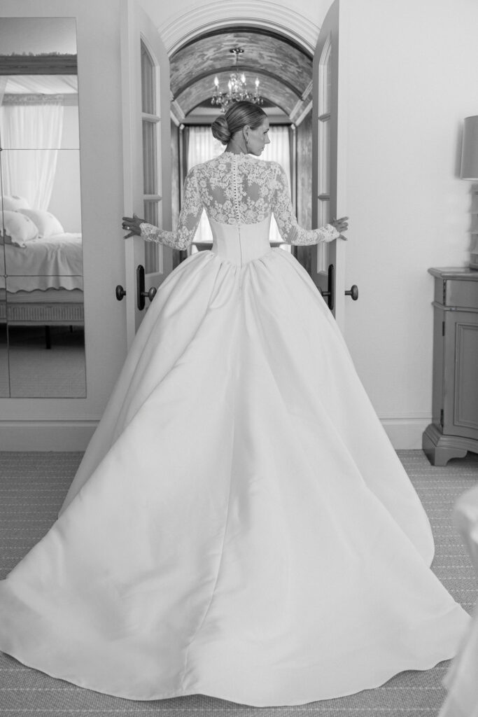 Classic-Waterfront-Tented-Wedding-hope-helmuth-13