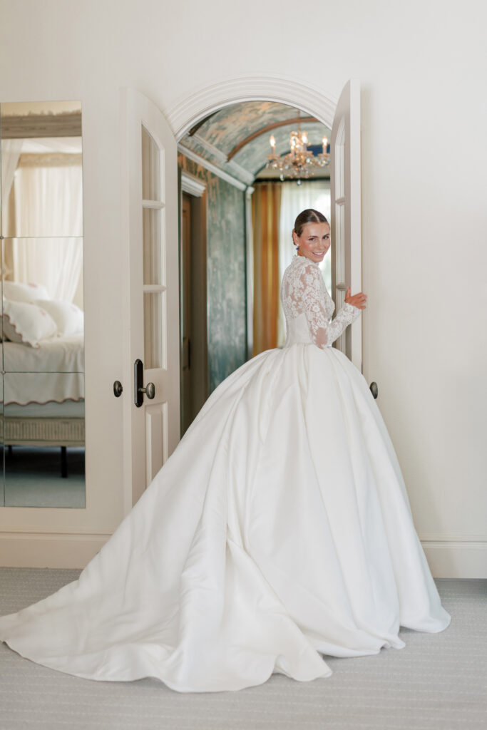 Classic-Waterfront-Tented-Wedding-hope-helmuth-14