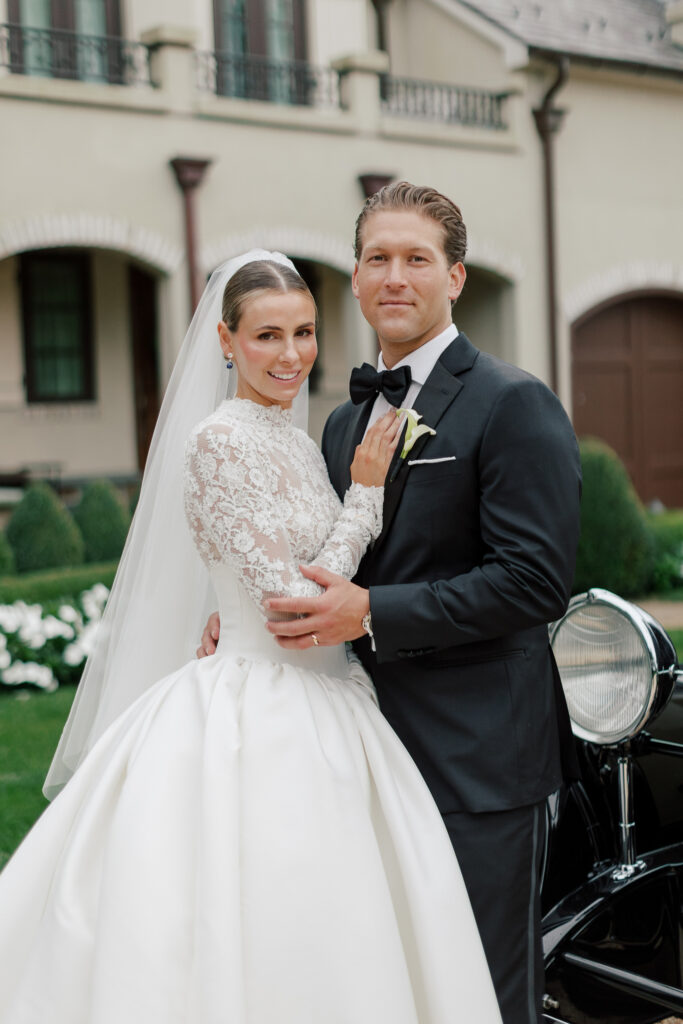 Classic-Waterfront-Tented-Wedding-hope-helmuth-38