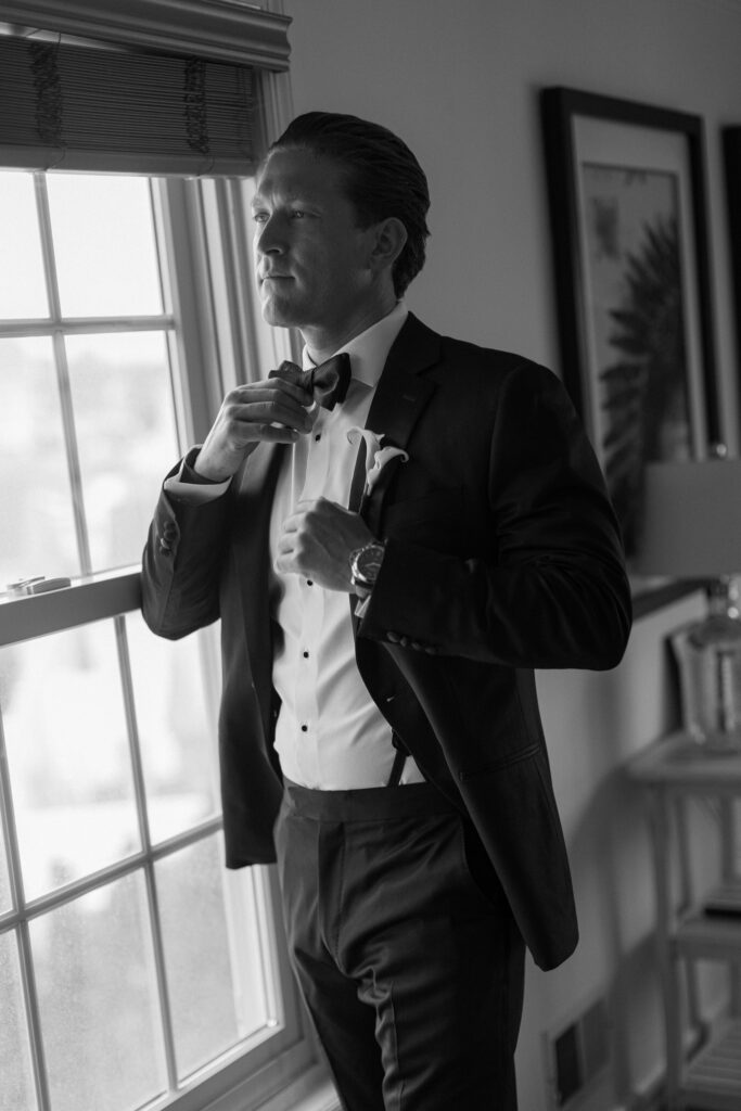 Classic-Waterfront-Tented-Wedding-hope-helmuth-7