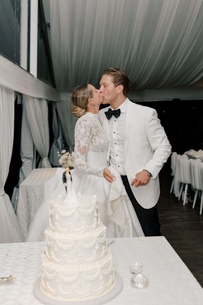 Classic-Waterfront-Tented-Wedding-hope-helmuth-91