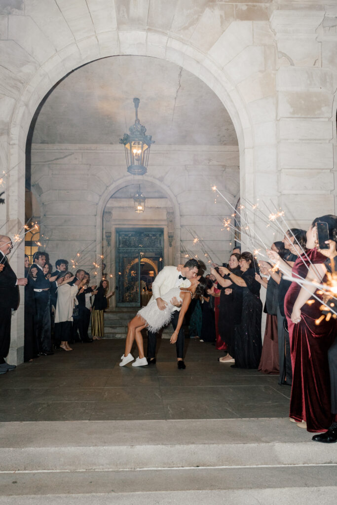 elkins-estate-wedding-photos-hope-helmuth-99