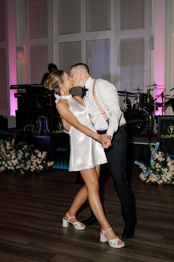 spring-wedding-inspiration-garden-florals-103