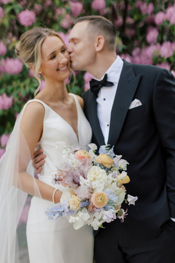 spring-wedding-inspiration-garden-florals-16