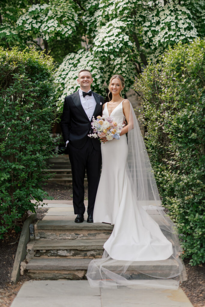 spring-wedding-inspiration-garden-florals-32