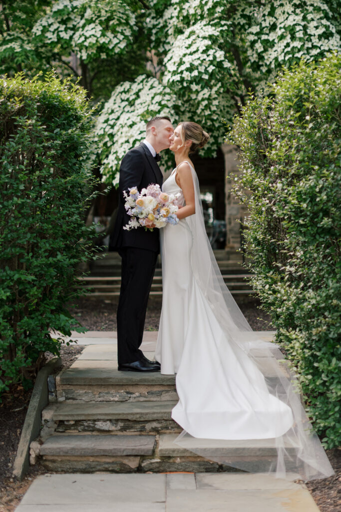 spring-wedding-inspiration-garden-florals-33