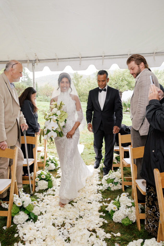 tented-wedding-stowe-vermont-photos-10