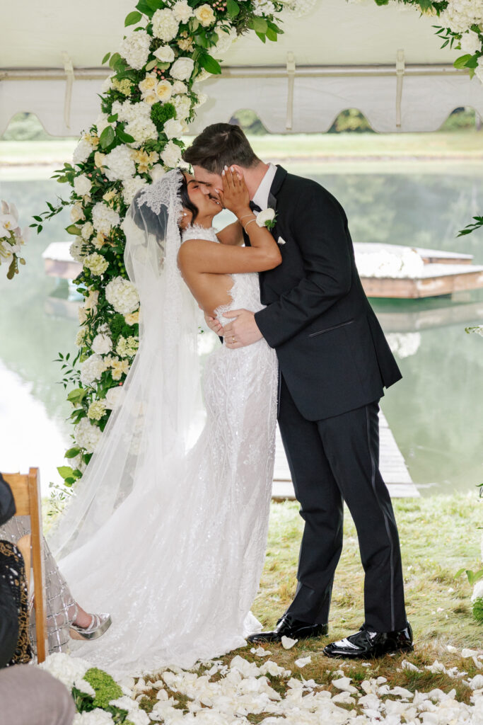 tented-wedding-stowe-vermont-photos-11